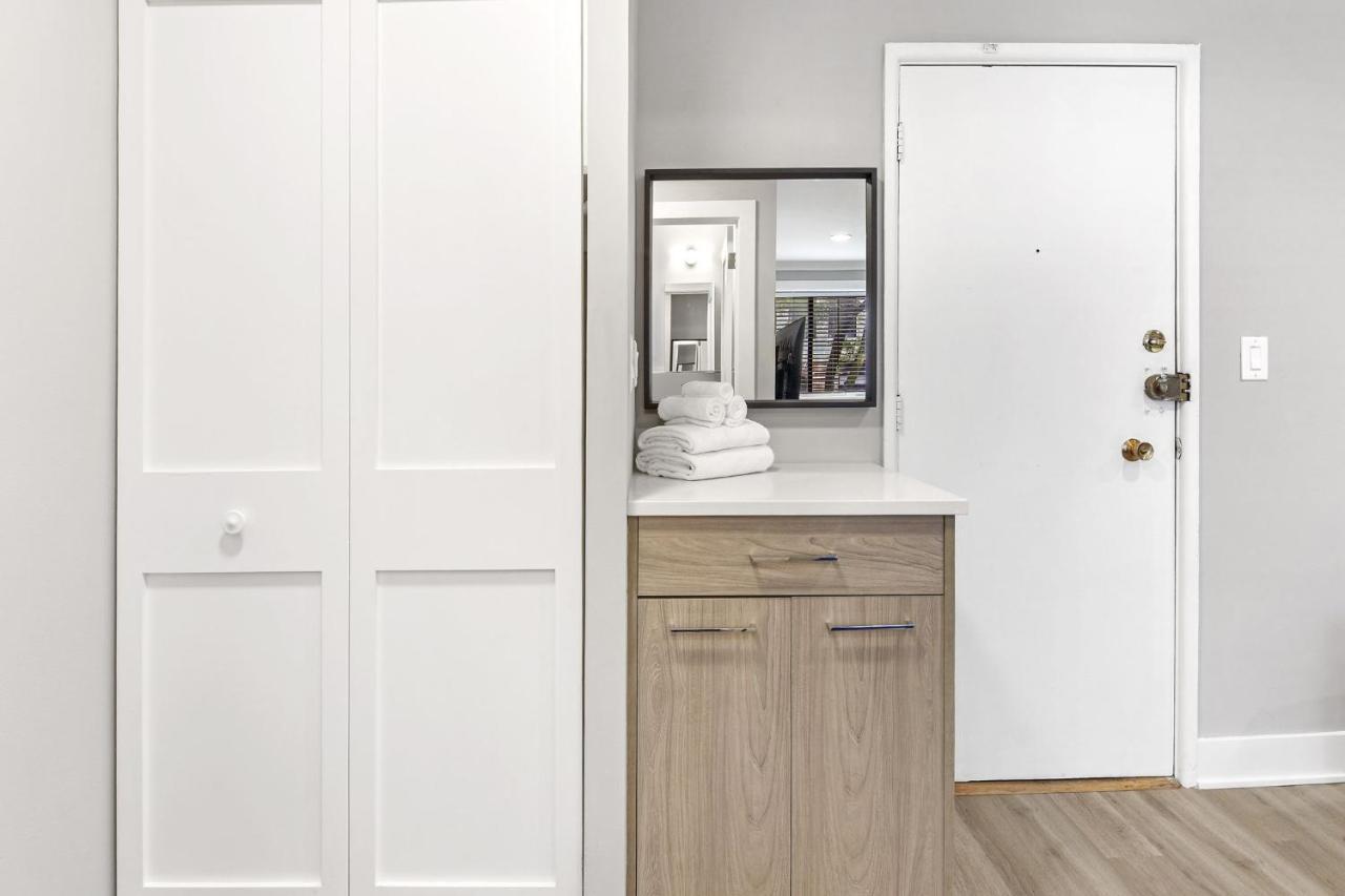 Sophisticated Studio Apartment With Modern Kitchen - Oakdale Od2 Rep Chicago Exterior foto